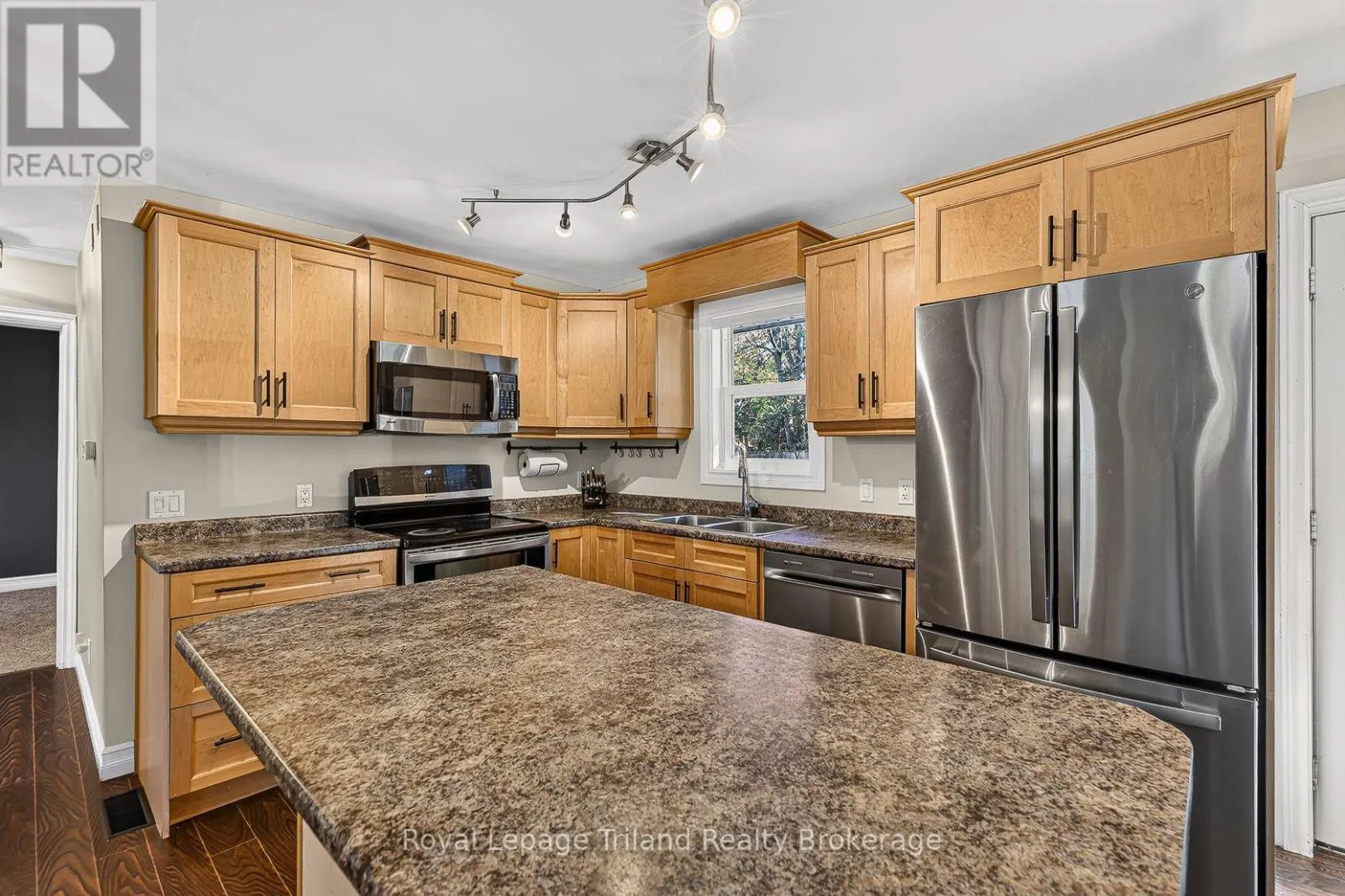 173 WASHINGTON STREET W