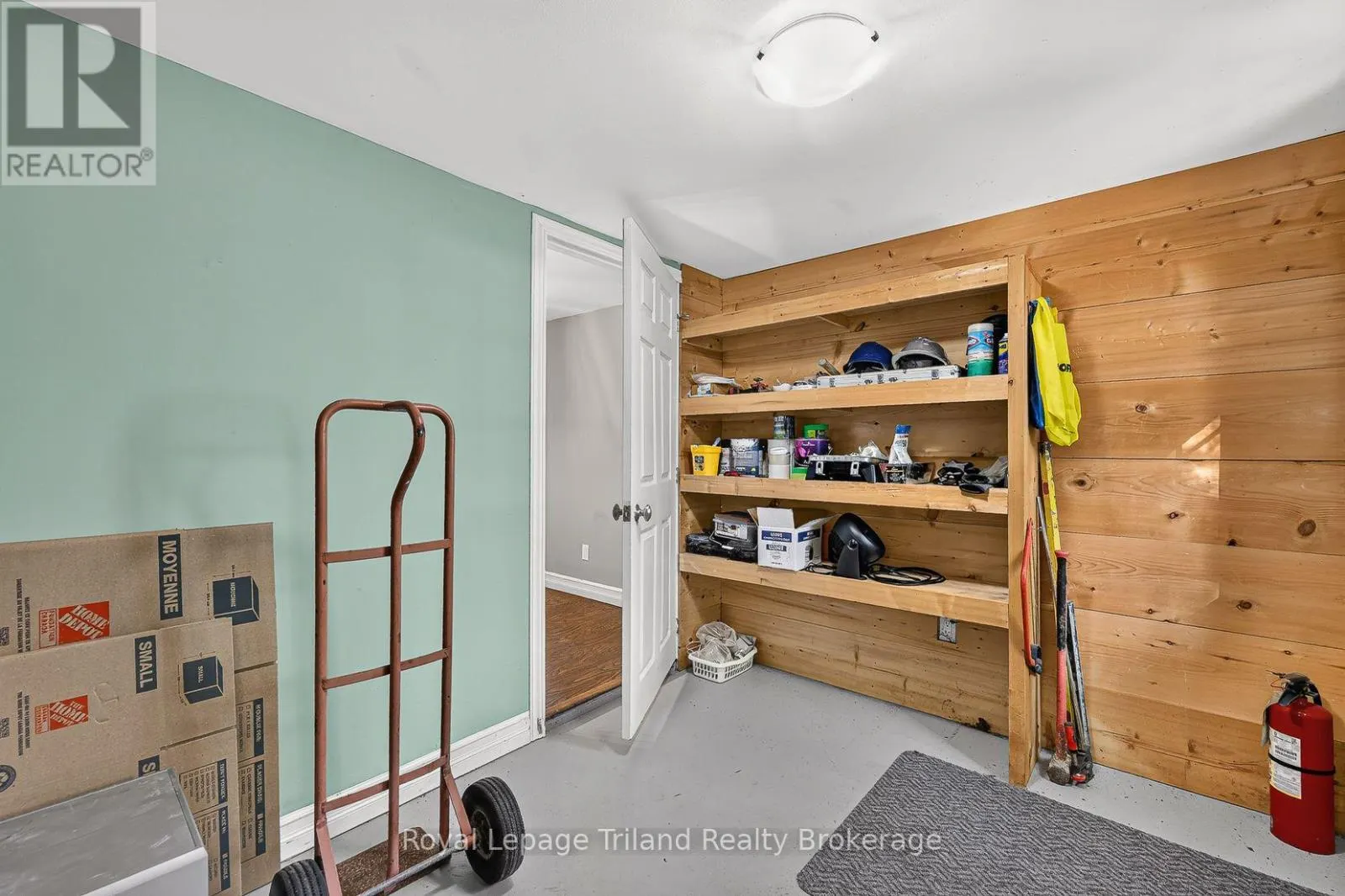 173 WASHINGTON STREET W