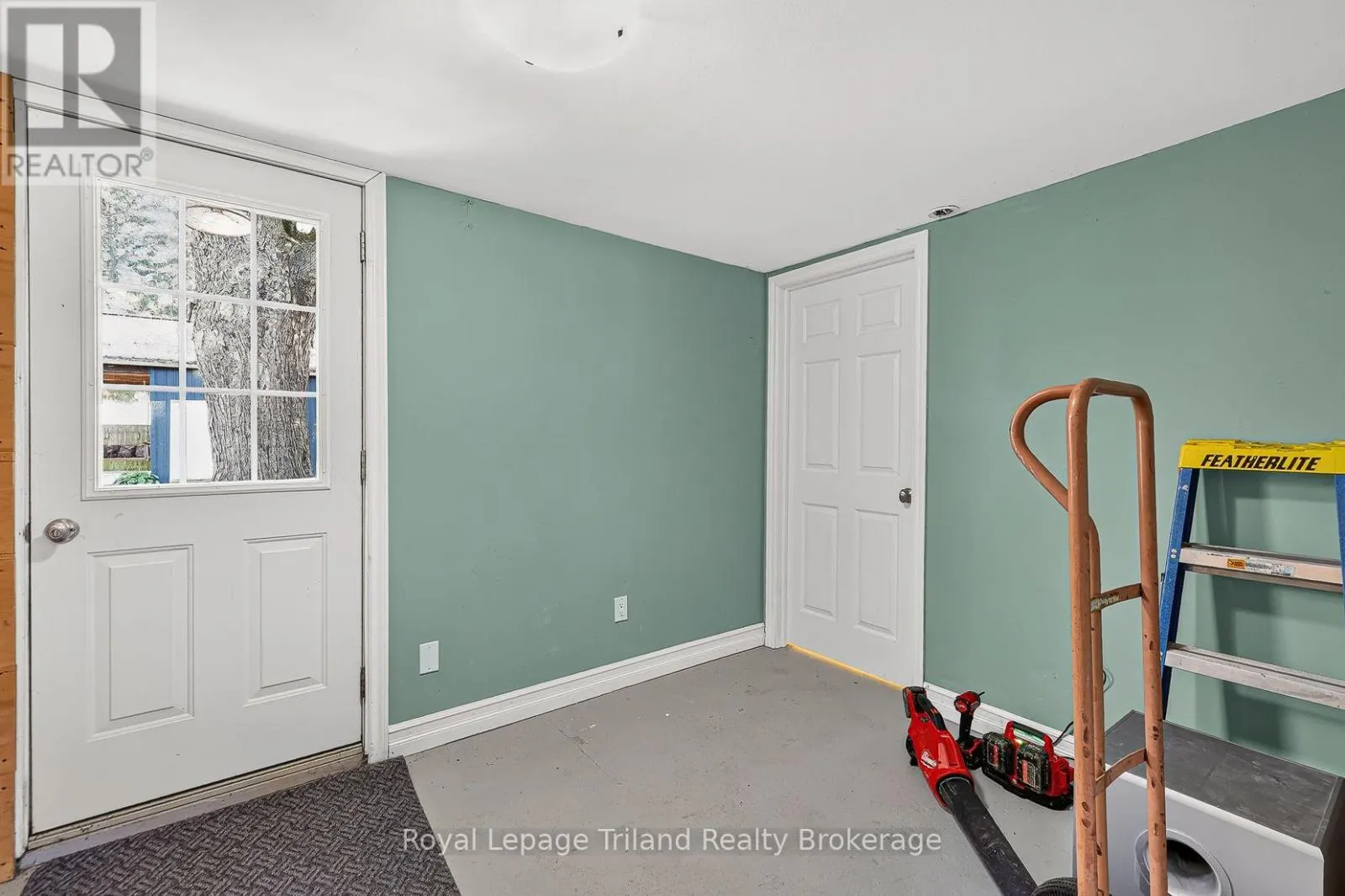 173 WASHINGTON STREET W