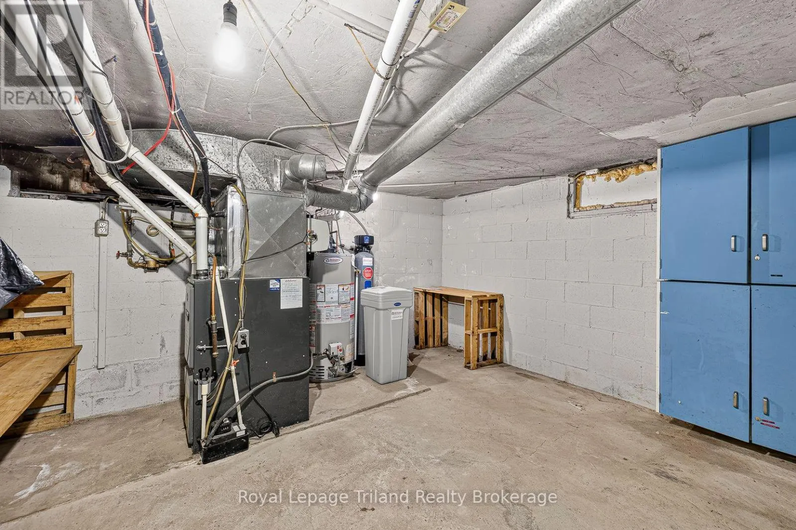 173 WASHINGTON STREET W