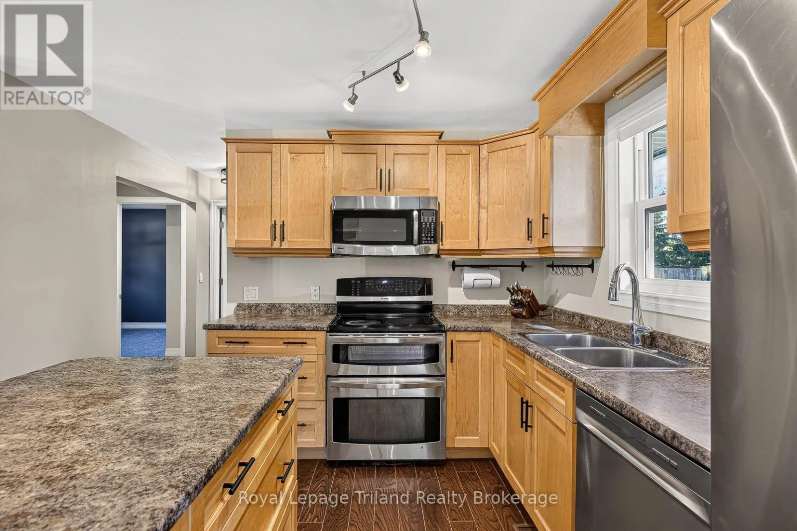 173 WASHINGTON STREET W