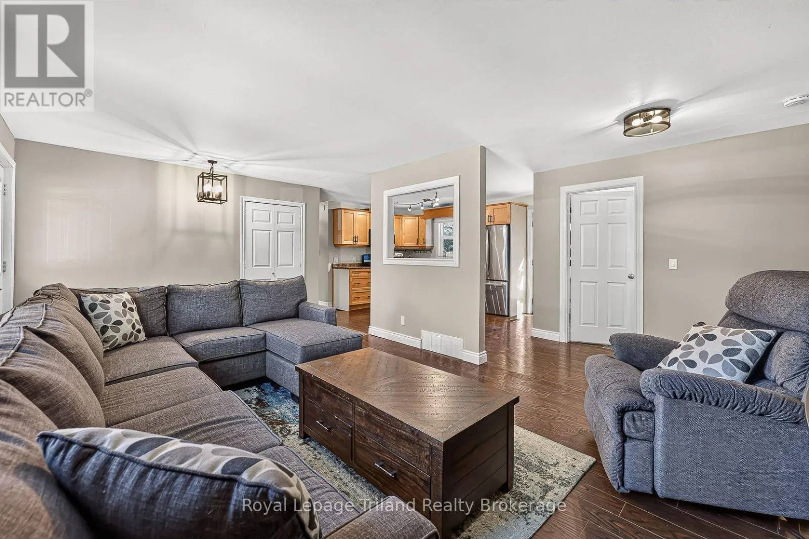 173 WASHINGTON STREET W