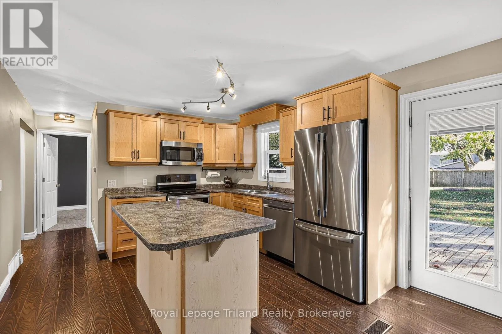 173 WASHINGTON STREET W