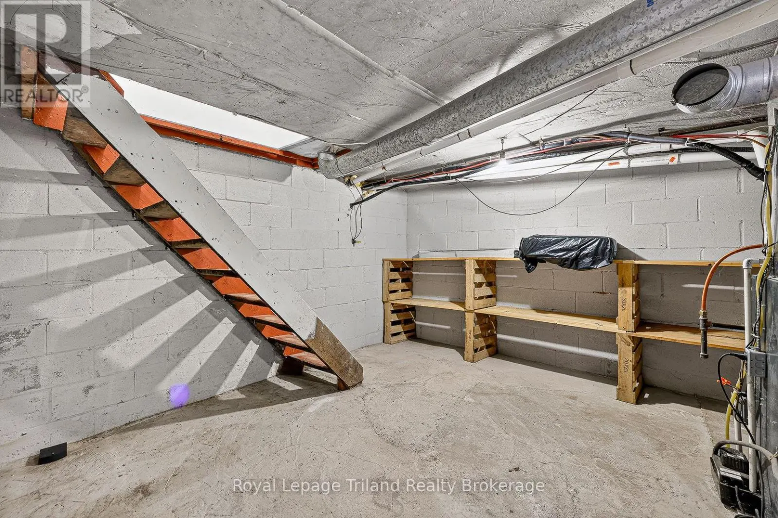 173 WASHINGTON STREET W