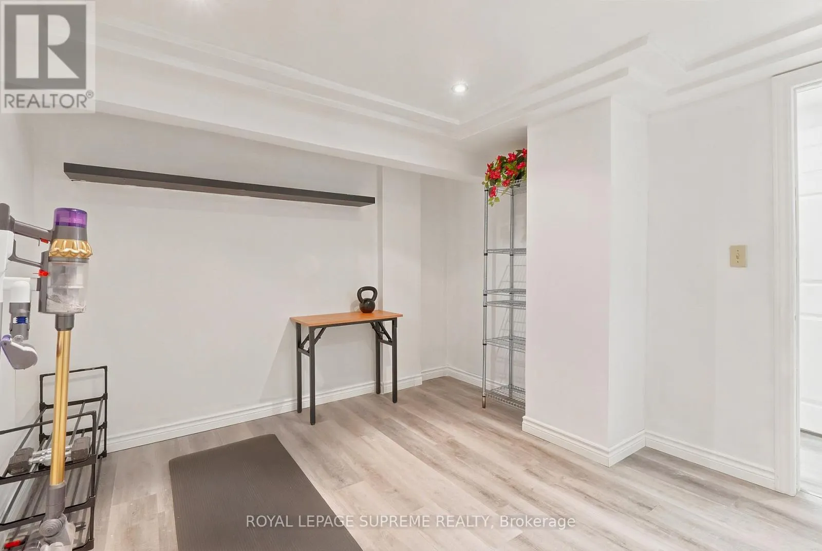 24 ALEXANDRA BOULEVARD