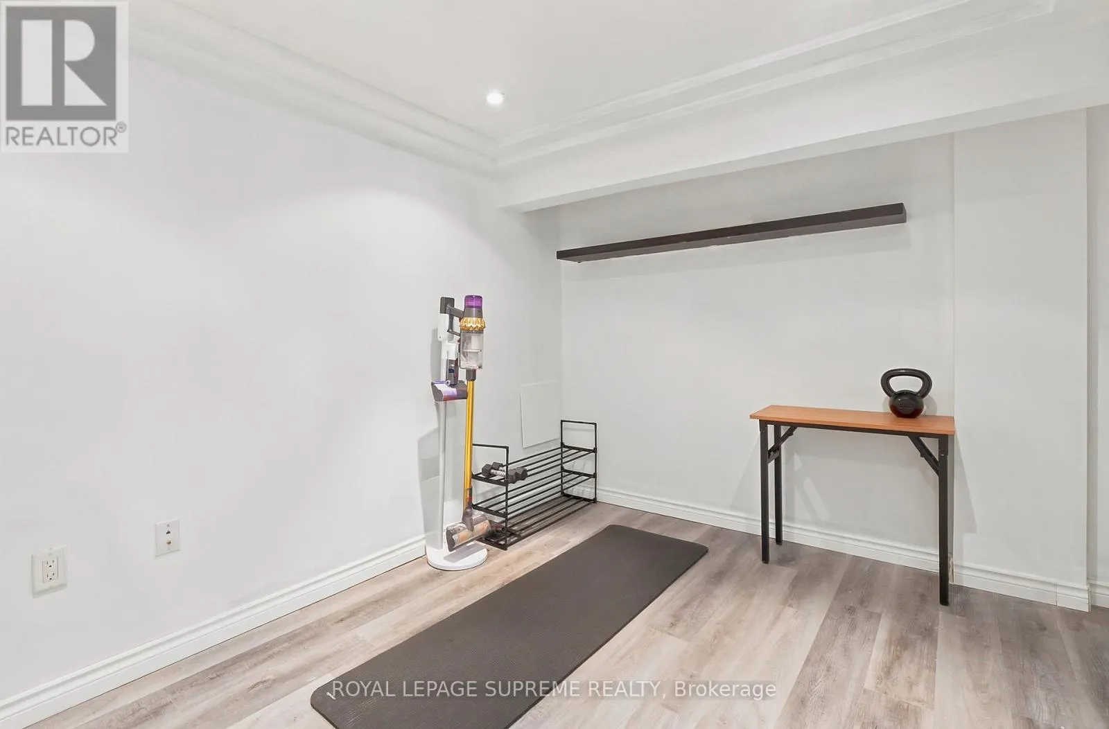 24 ALEXANDRA BOULEVARD