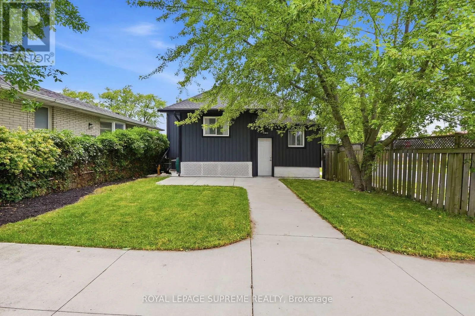 24 ALEXANDRA BOULEVARD