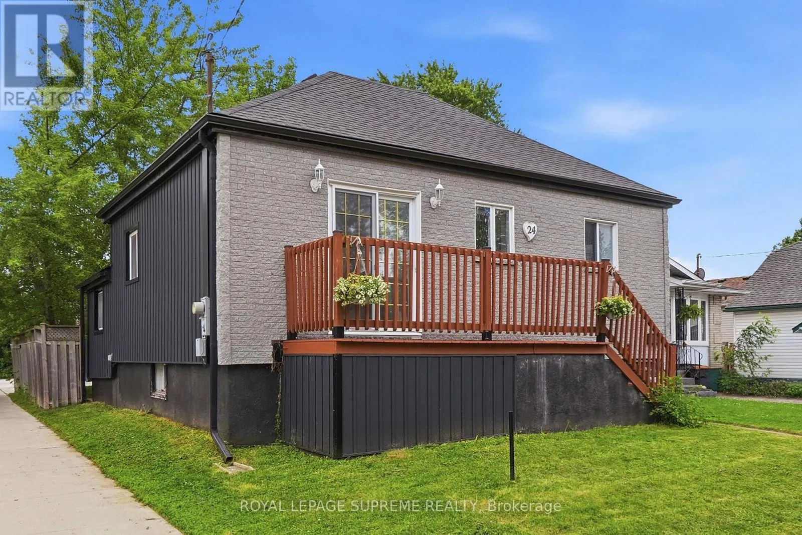 24 ALEXANDRA BOULEVARD