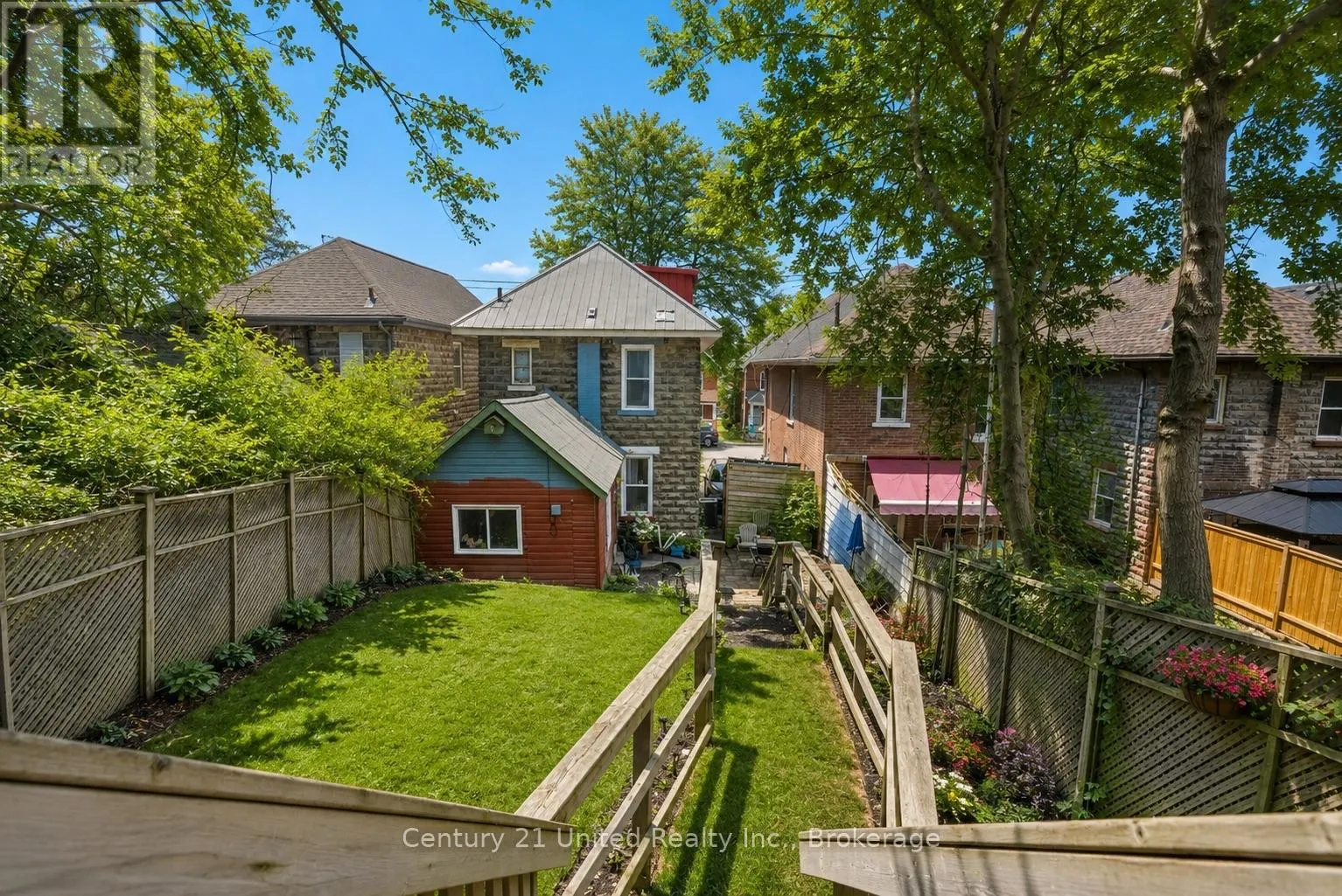 575 BETHUNE STREET