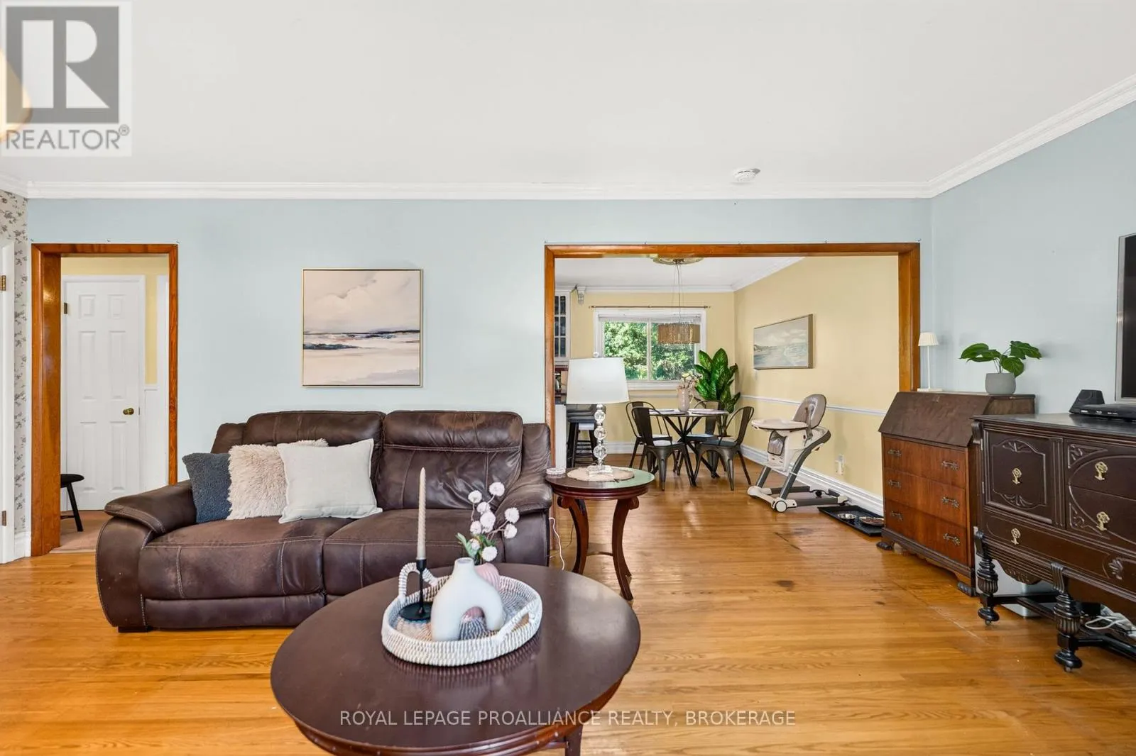 413 MAPLE RIDGE DRIVE