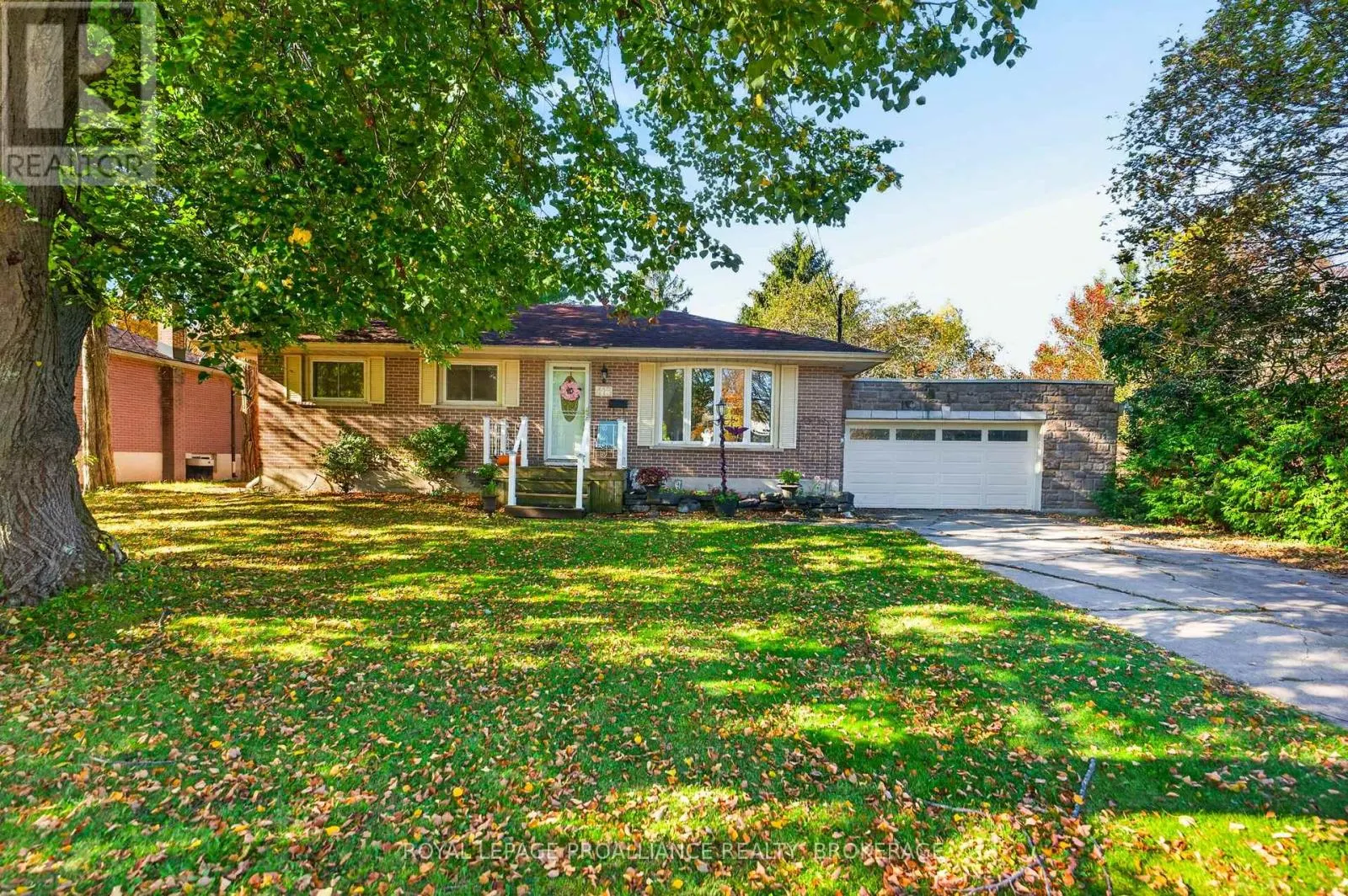 413 MAPLE RIDGE DRIVE