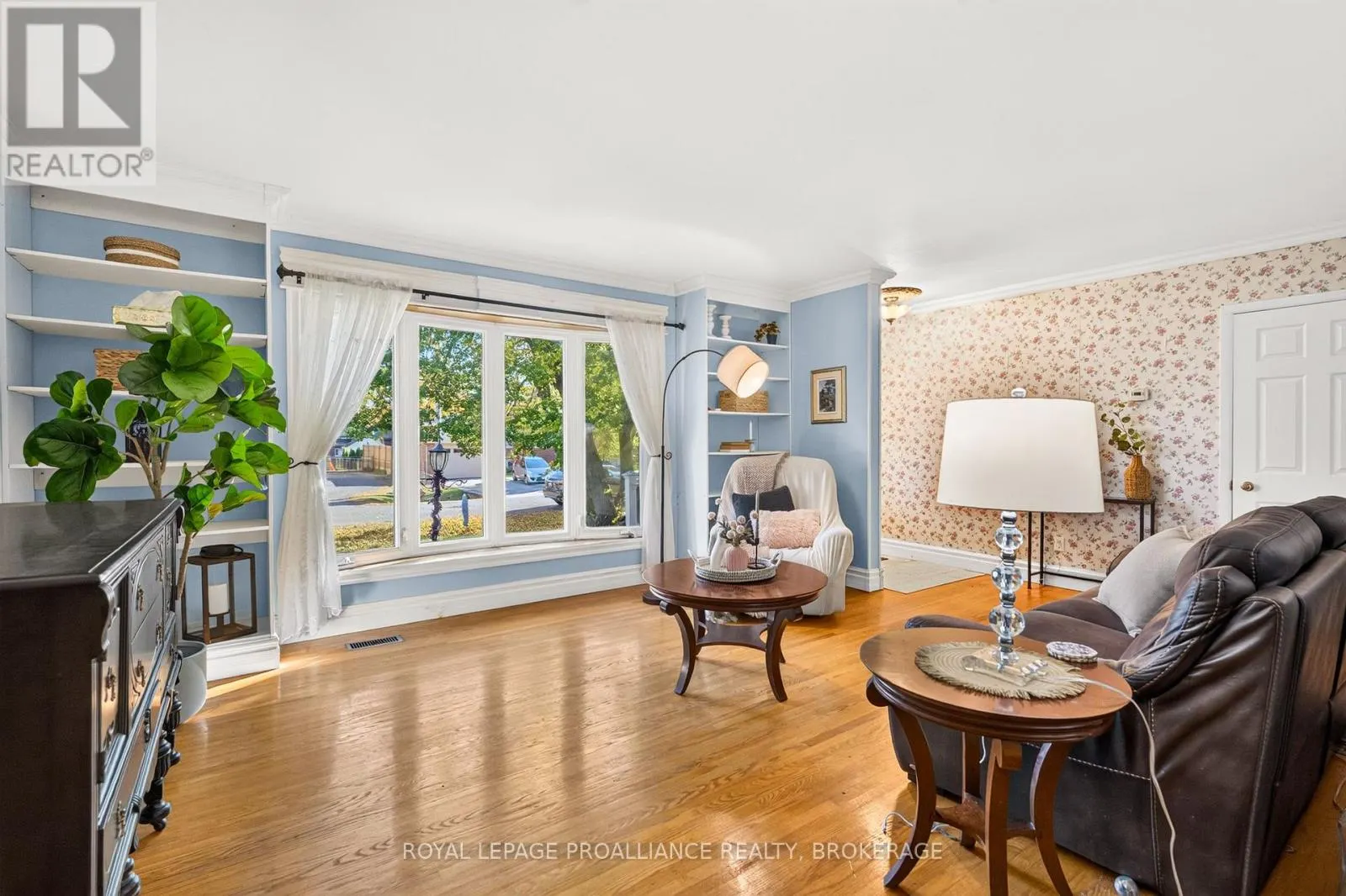 413 MAPLE RIDGE DRIVE