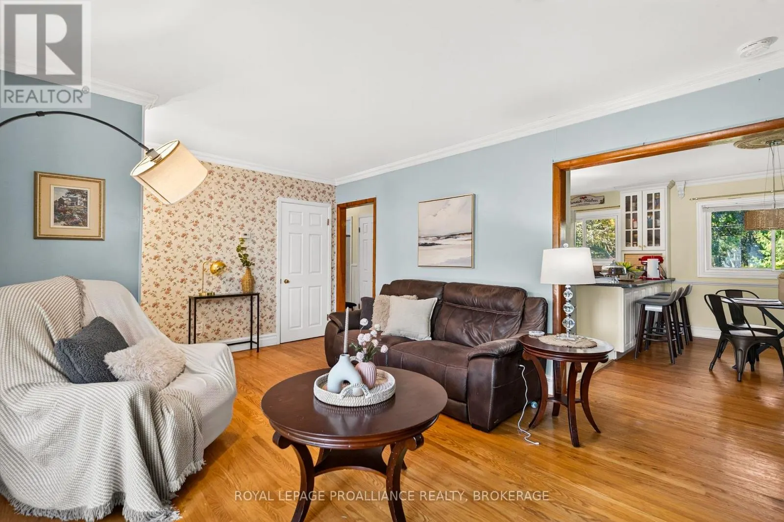 413 MAPLE RIDGE DRIVE