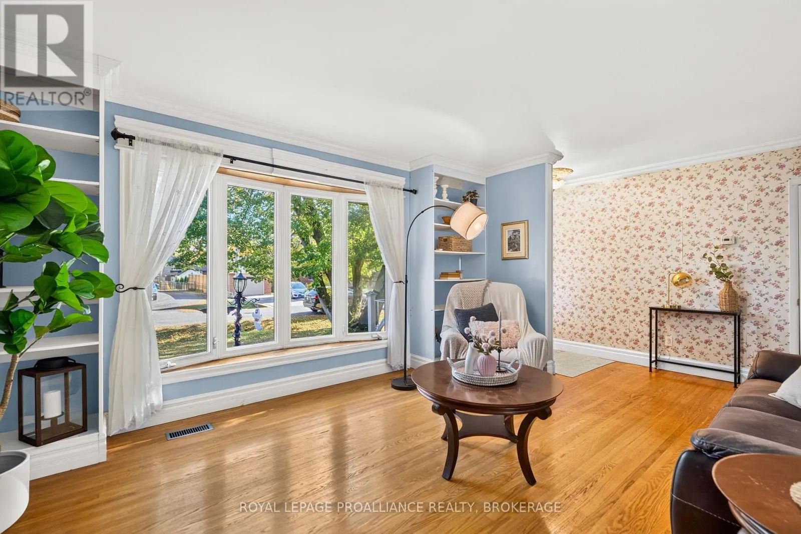 413 MAPLE RIDGE DRIVE