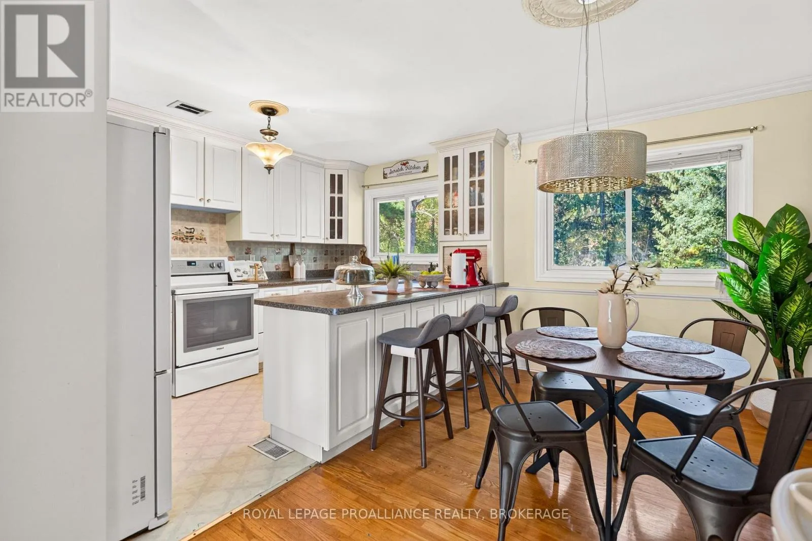 413 MAPLE RIDGE DRIVE