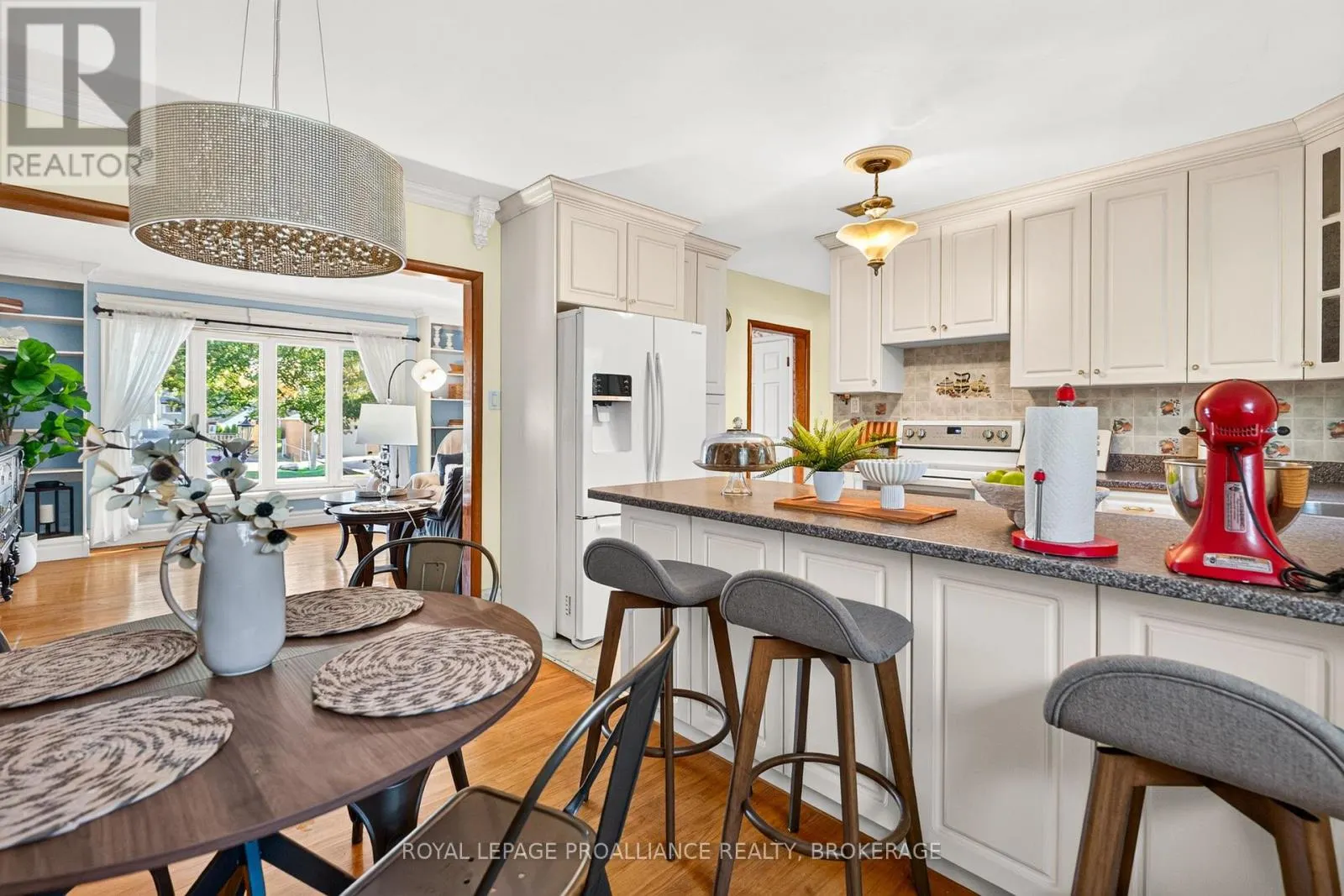 413 MAPLE RIDGE DRIVE