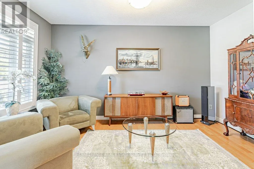 560 LAKEVIEW DRIVE