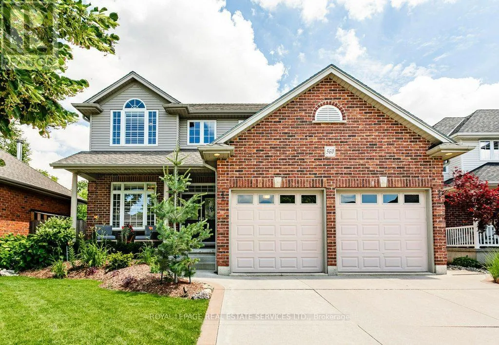 560 LAKEVIEW DRIVE