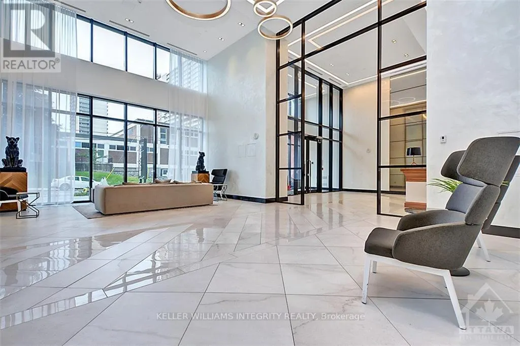 706 - 255 BAY STREET