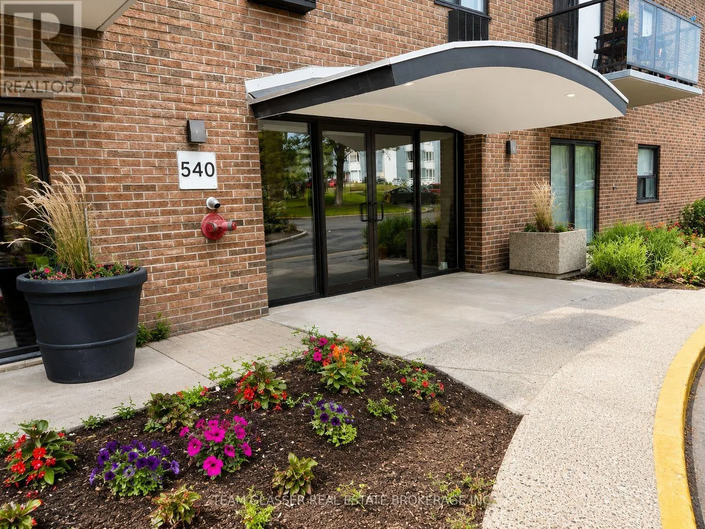 301 - 540 PROUDFOOT LANE #301