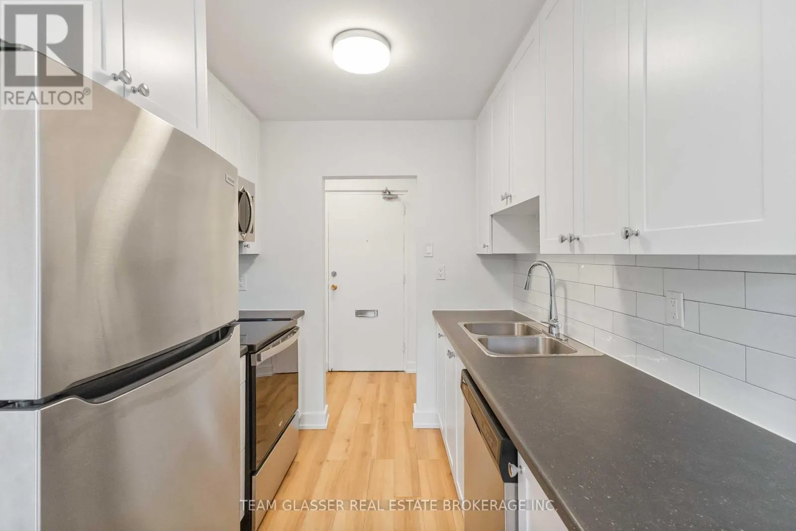 301 - 540 PROUDFOOT LANE #301