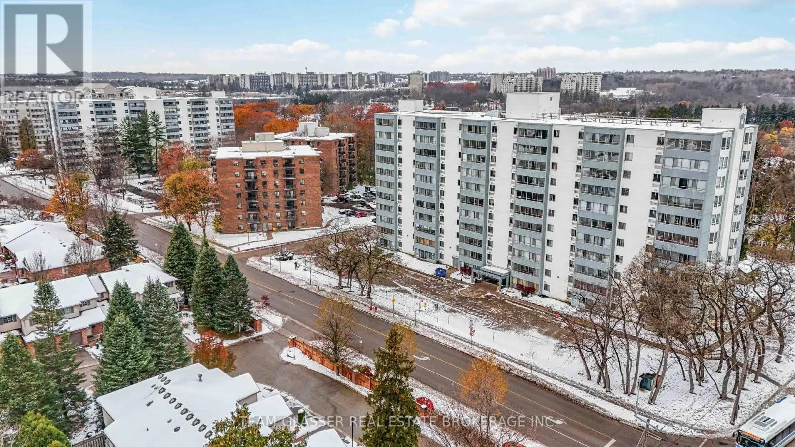 301 - 540 PROUDFOOT LANE #301