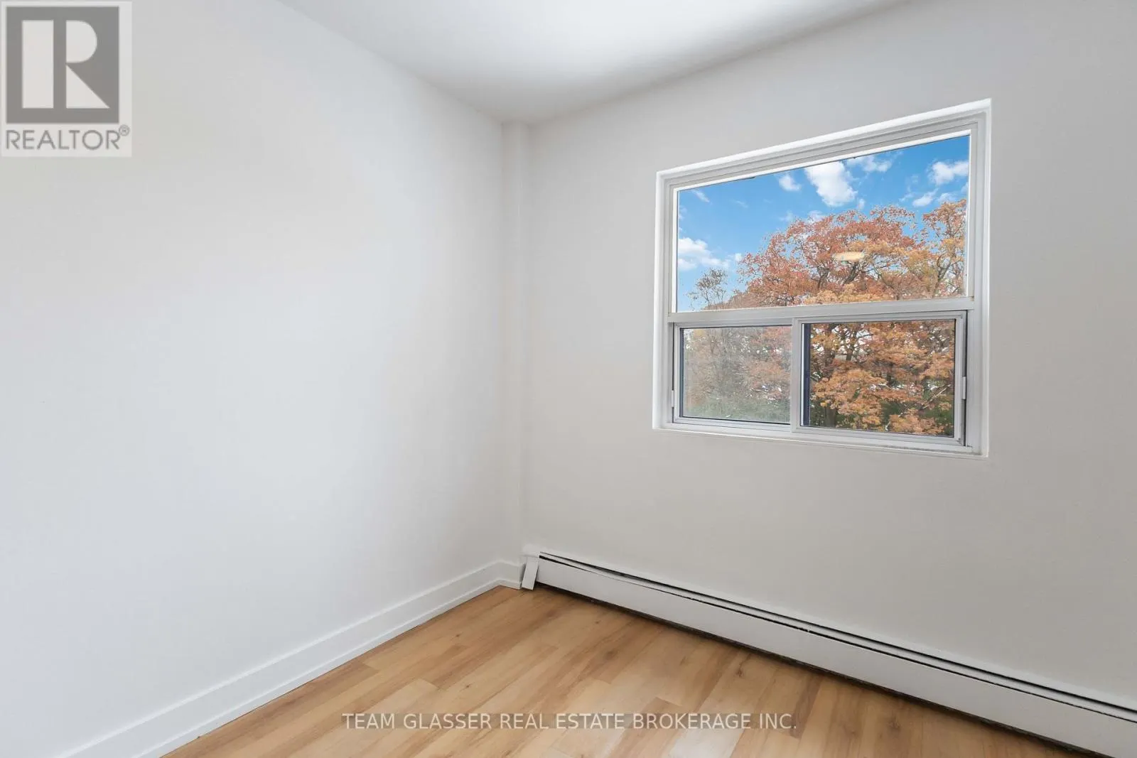 301 - 540 PROUDFOOT LANE #301
