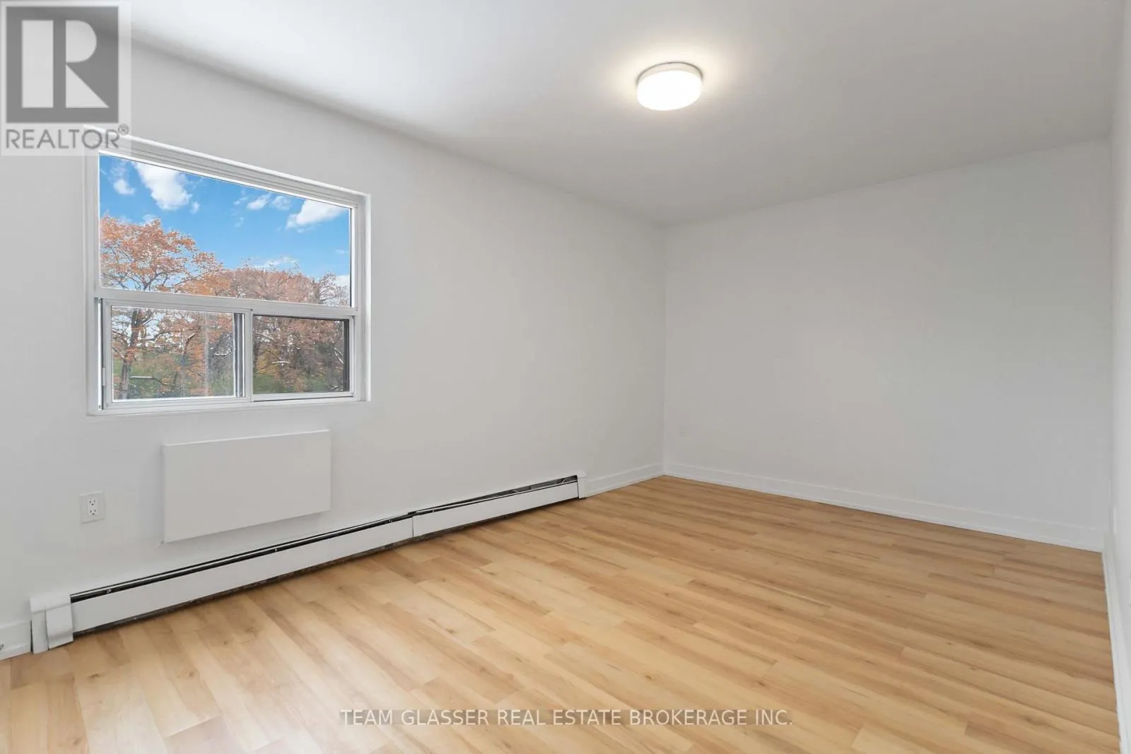 301 - 540 PROUDFOOT LANE #301