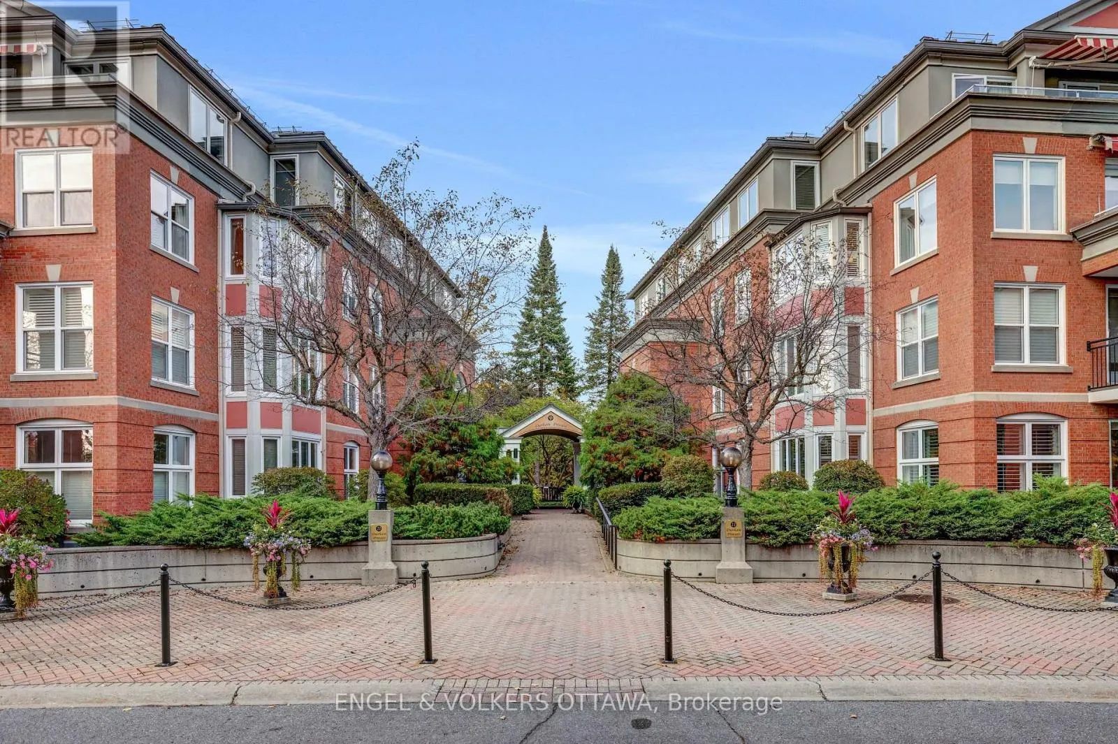 403 - 21 DURHAM PRIVATE