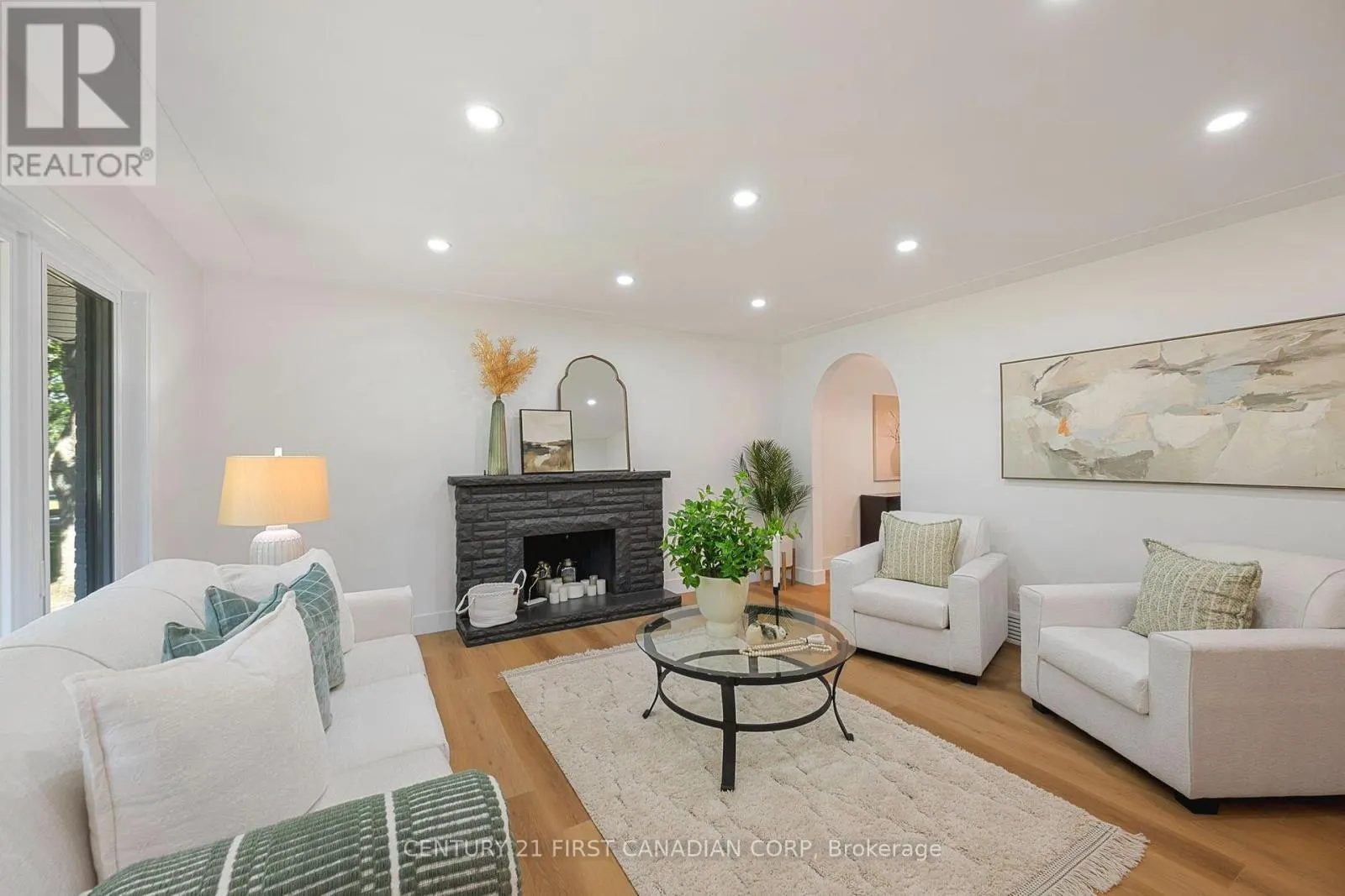 1492 NORTH VERNON AVENUE