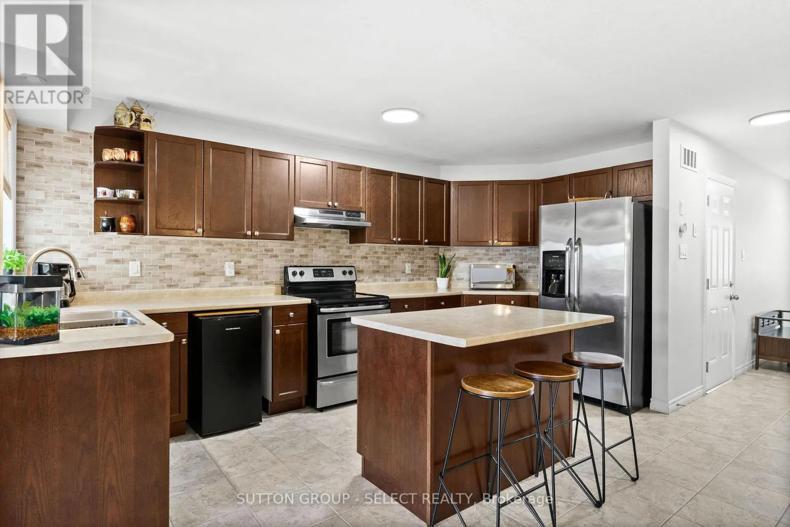 934 SILVERFOX CRESCENT