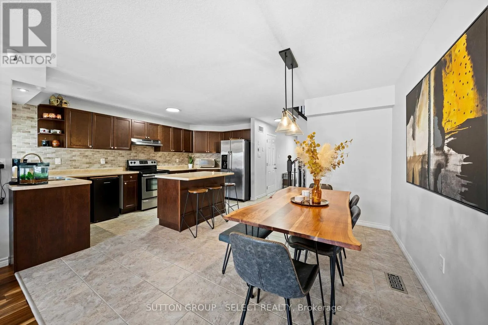 934 SILVERFOX CRESCENT