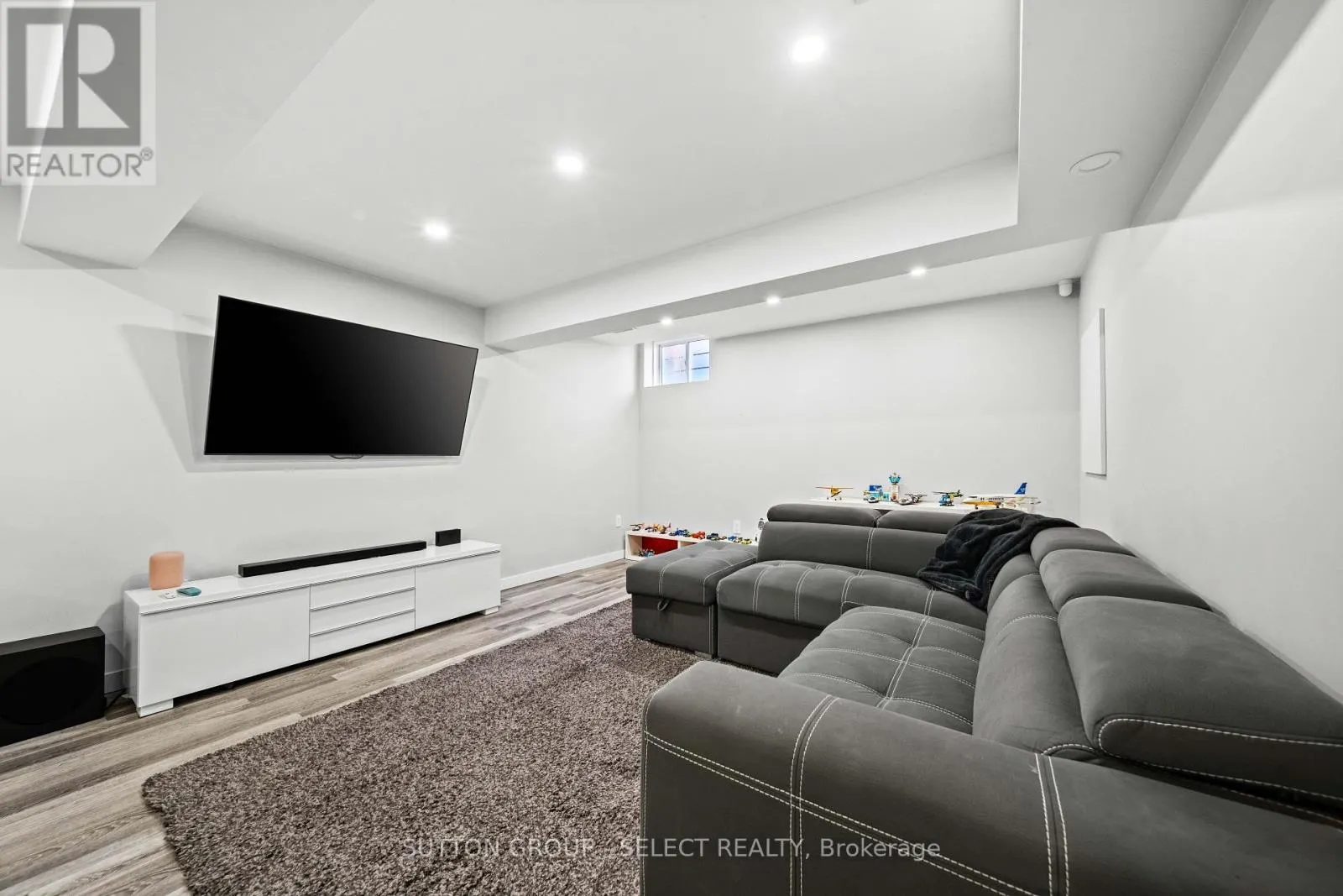 934 SILVERFOX CRESCENT