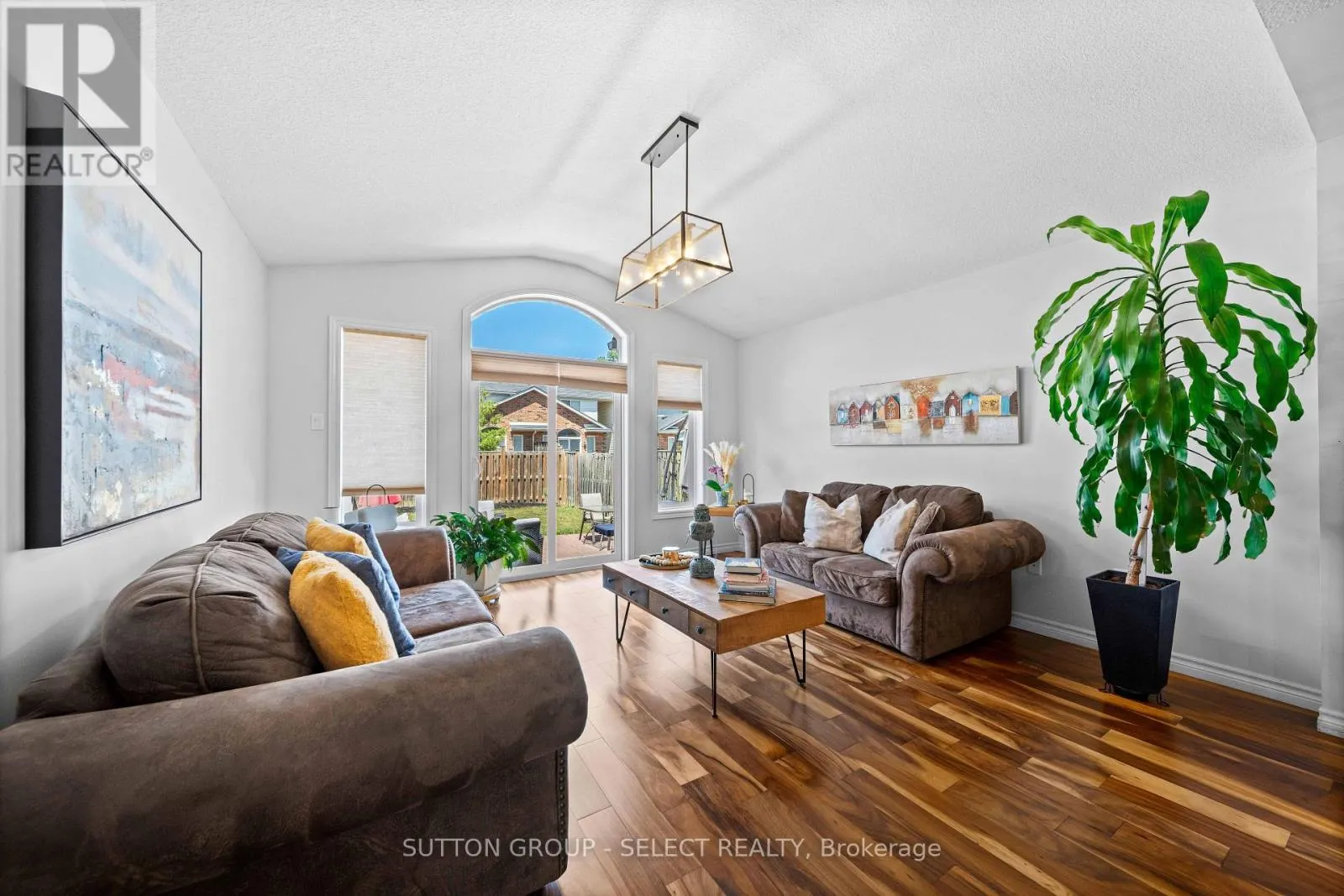 934 SILVERFOX CRESCENT