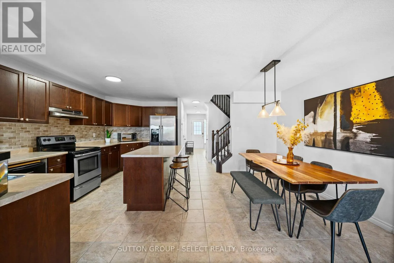 934 SILVERFOX CRESCENT