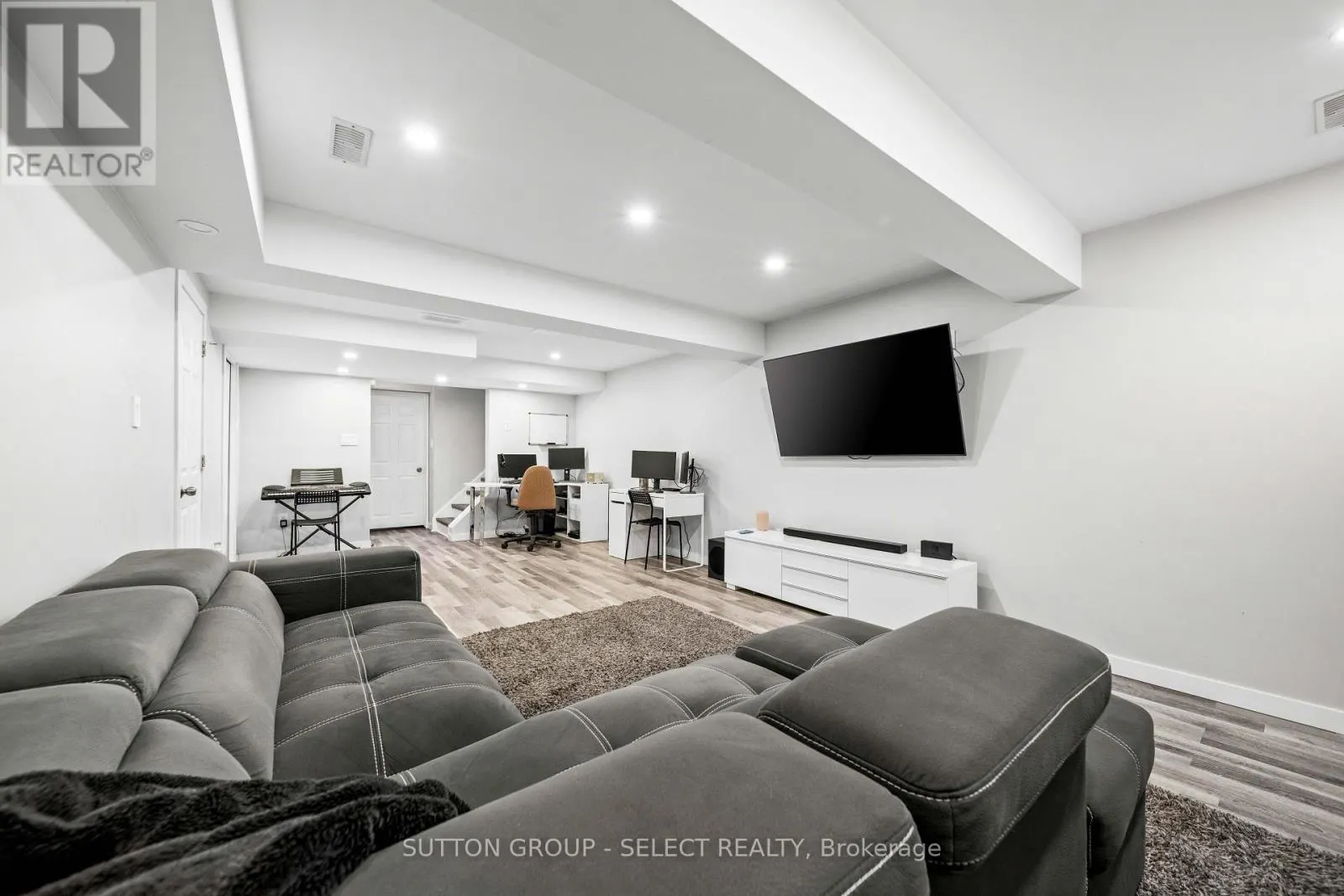 934 SILVERFOX CRESCENT