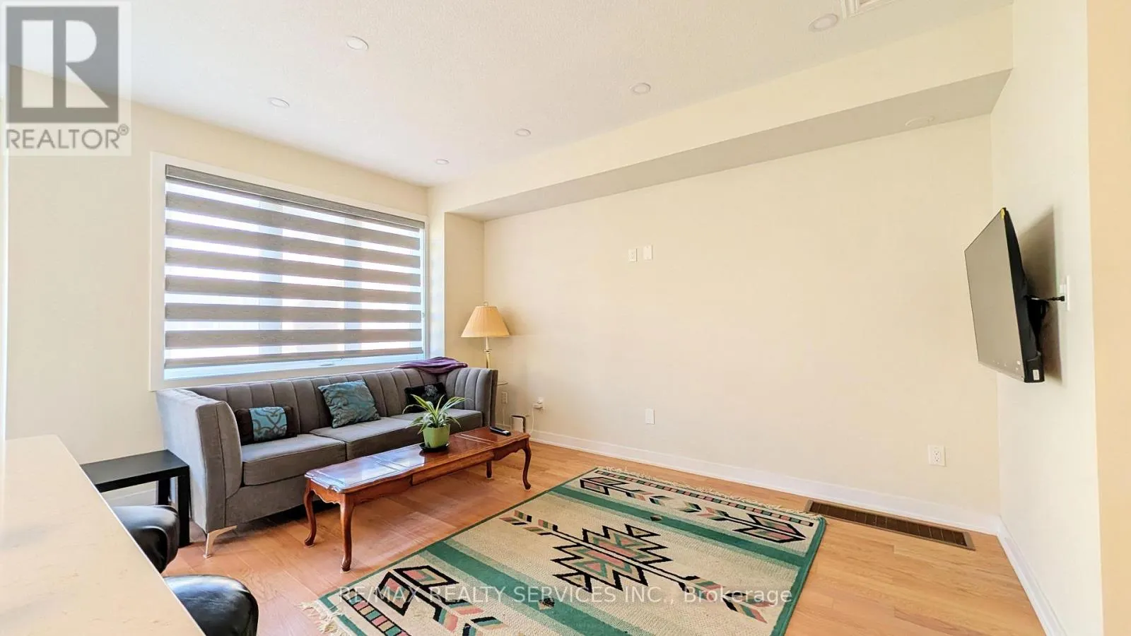 UPPER - 21 KEELSON STREET