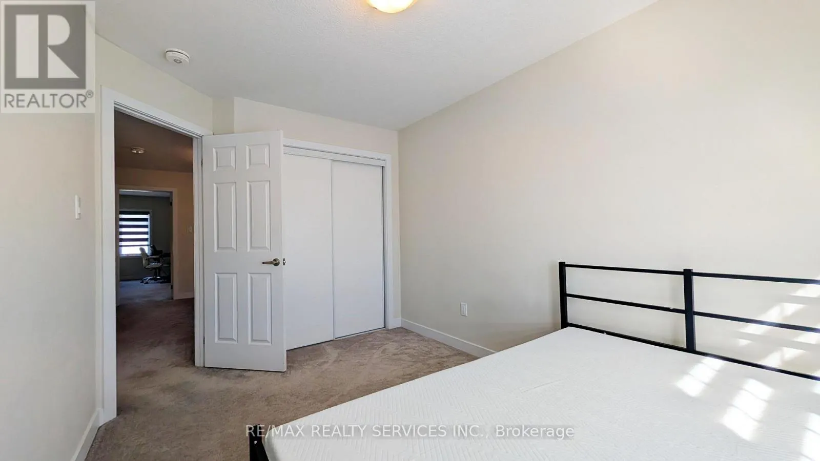 UPPER - 21 KEELSON STREET