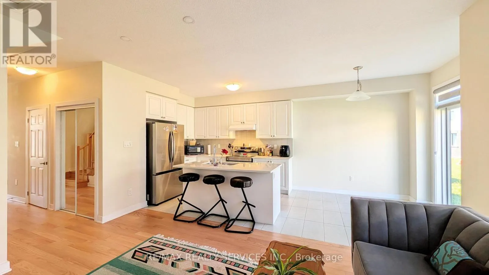 UPPER - 21 KEELSON STREET