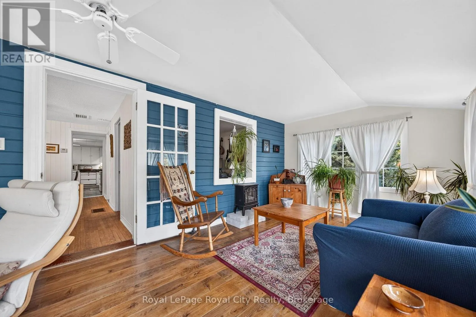 601 ST ANDREW STREET E