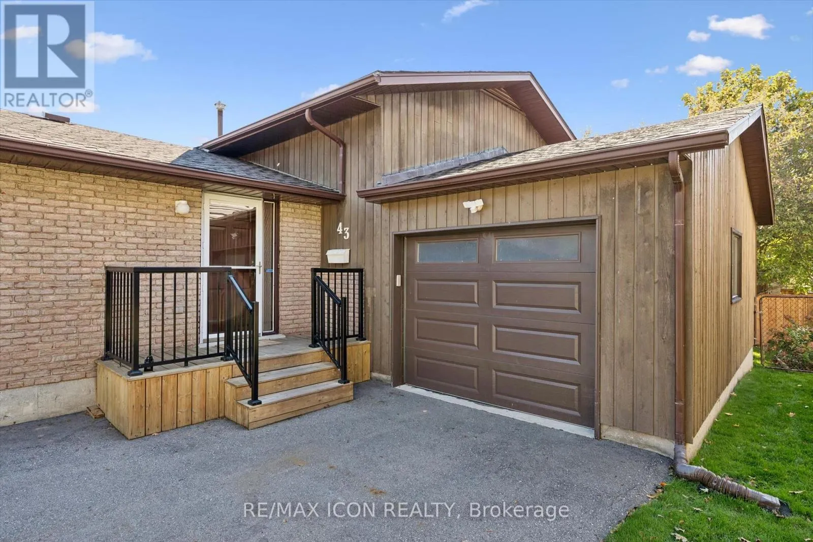 43 LEWIS CRESCENT
