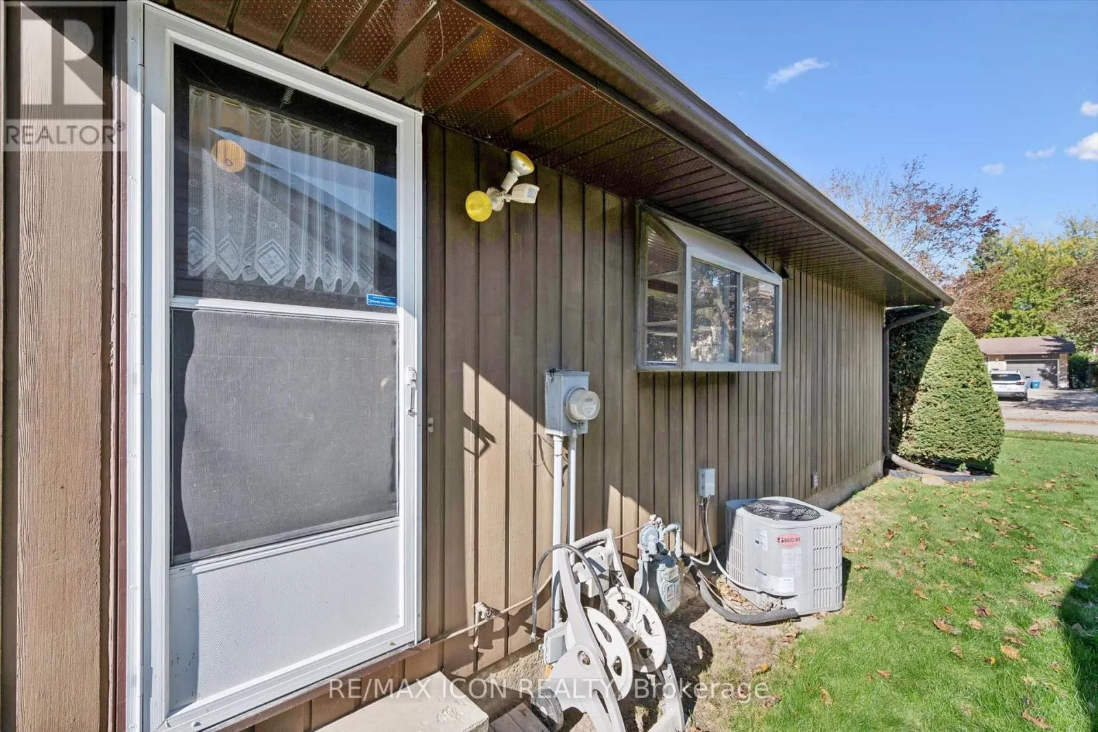 43 LEWIS CRESCENT