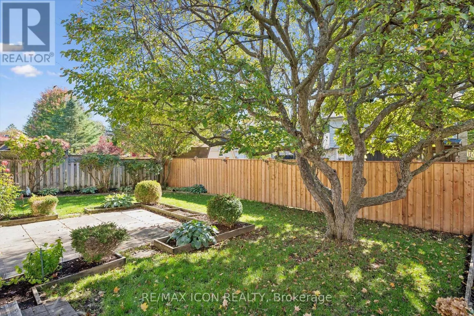 43 LEWIS CRESCENT