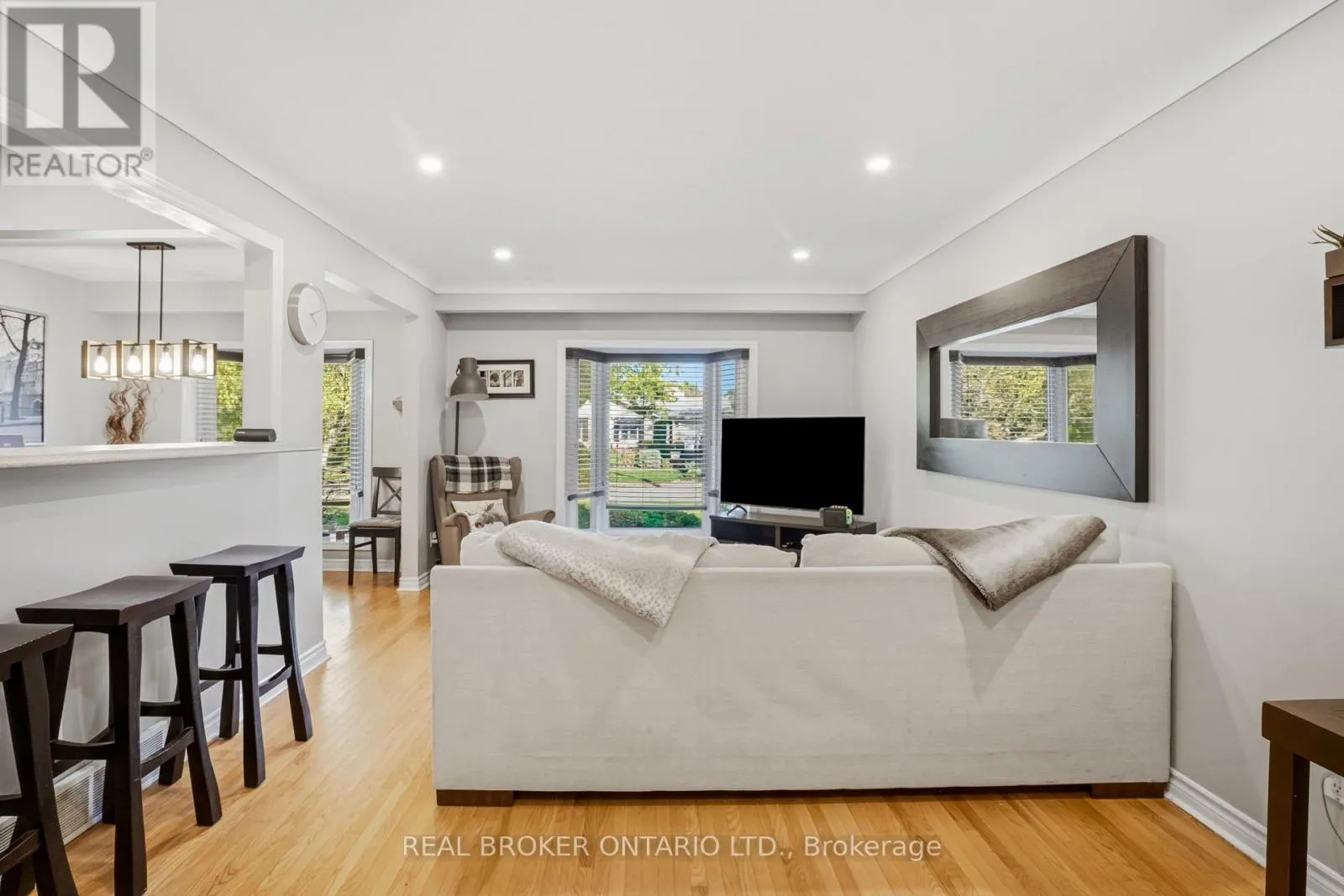 43 SHORELINE DRIVE