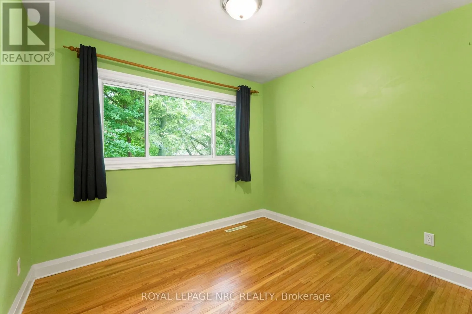 45 WOODCROFT CRESCENT