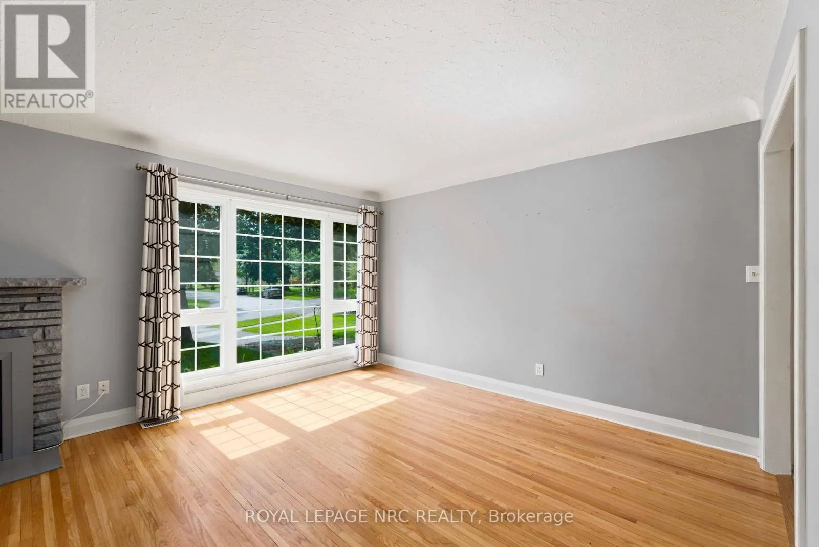 45 WOODCROFT CRESCENT