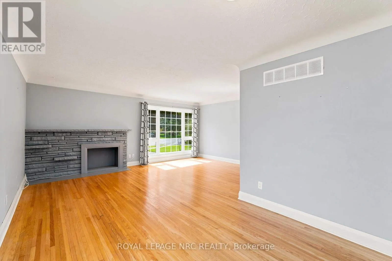 45 WOODCROFT CRESCENT
