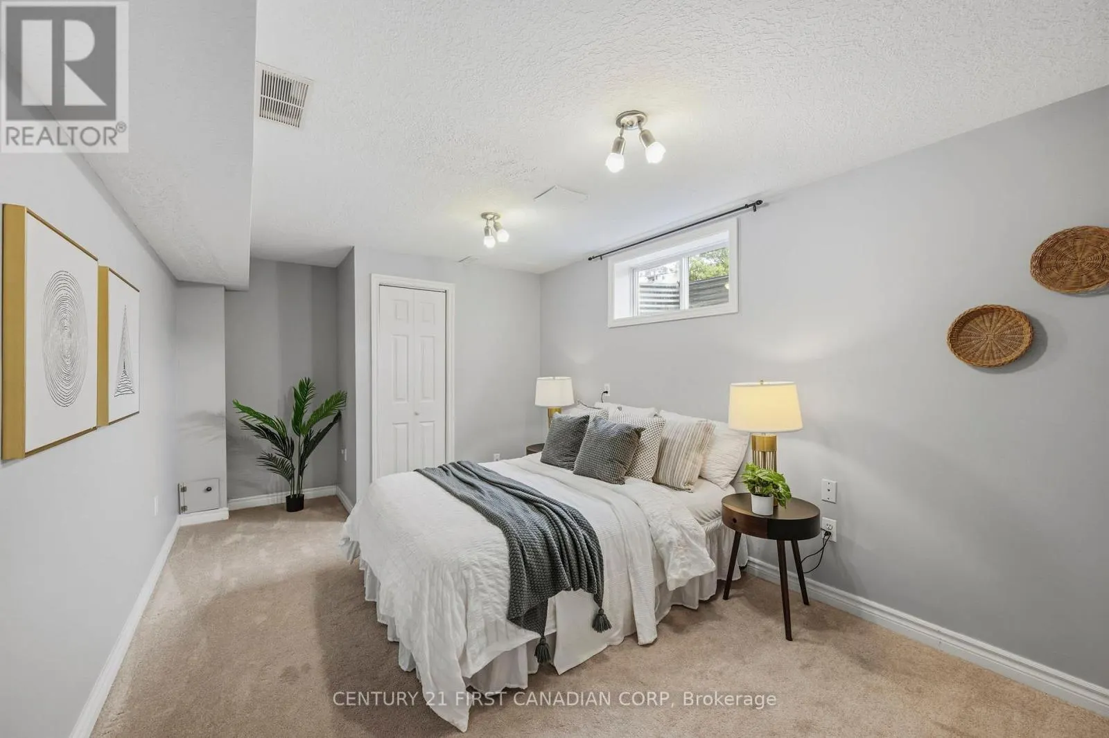 135 - 600 HYDE PARK ROAD #135
