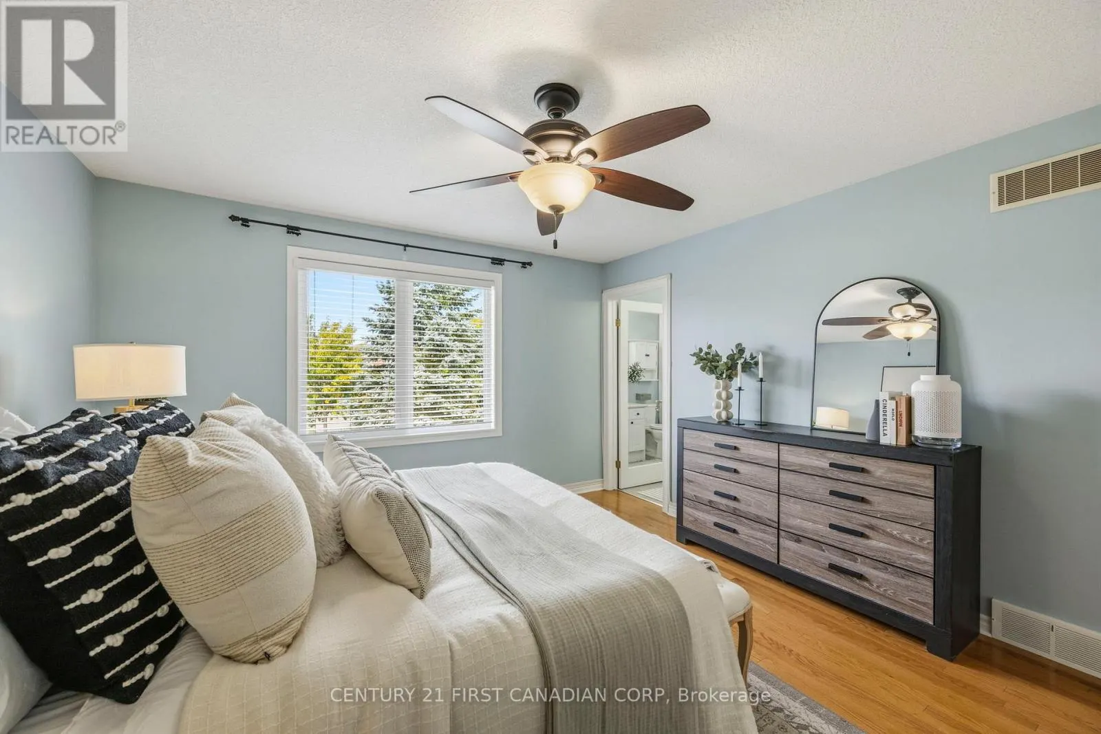 135 - 600 HYDE PARK ROAD #135