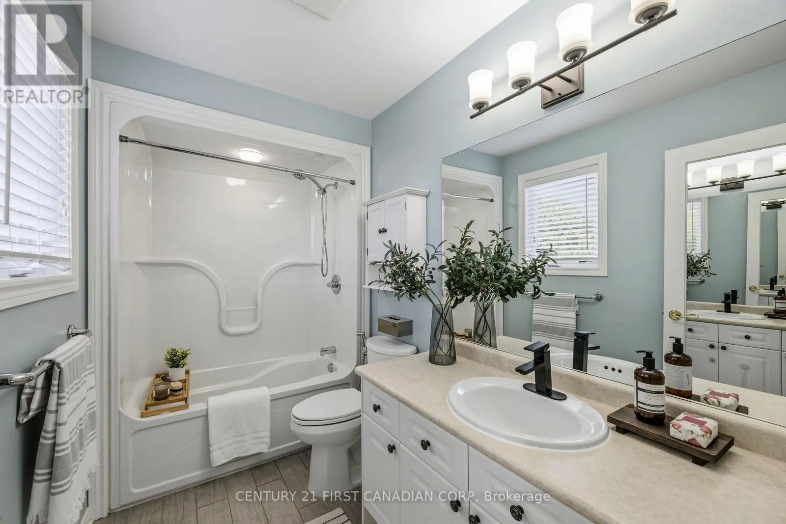 135 - 600 HYDE PARK ROAD #135